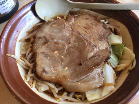 新潟五大ラーメンの１つ味噌ラーメンの代表店  東横  紫竹山にて_f0005799_08460928.jpg