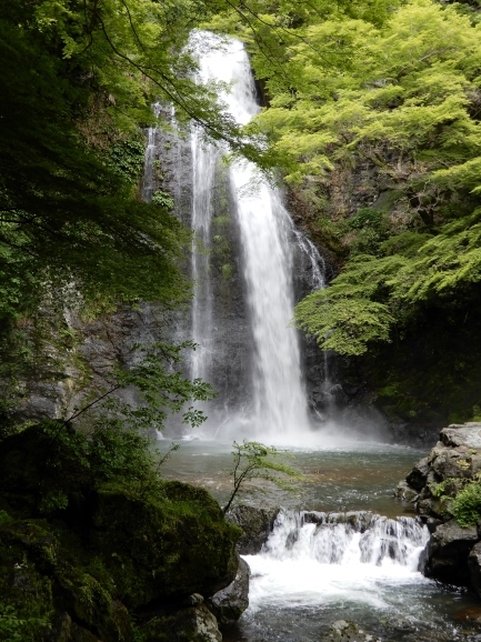 絵の滝、山の滝、人工の滝（three waterfalls）_c0345705_15570866.jpg