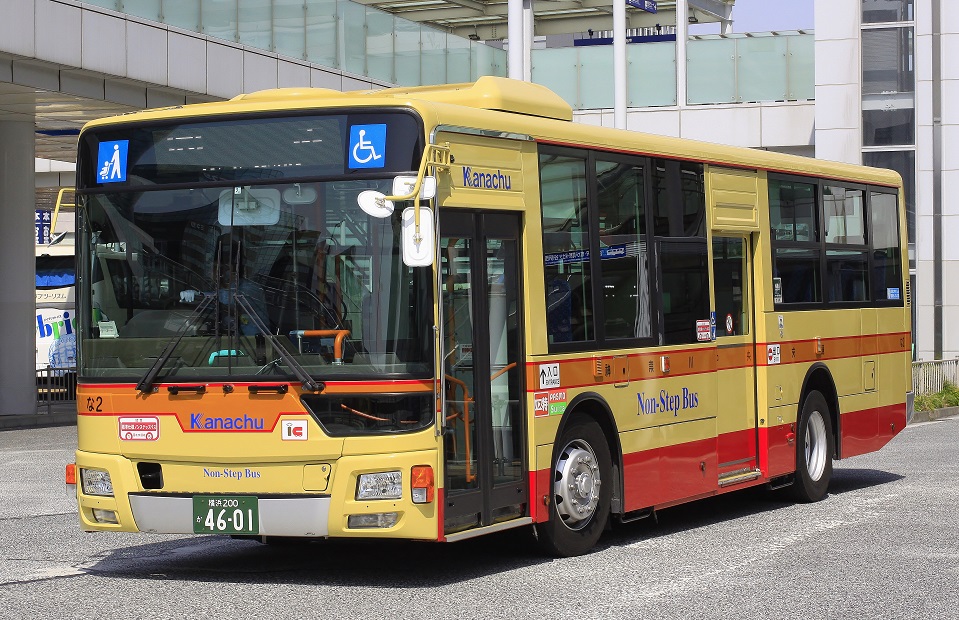 新横浜駅前のバスたち4～神奈川中央交通～_e0365211_23352564.jpg