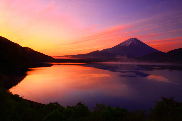 Takayuki Nakayama | 朝焼けに染まる富士山🗻 富士山を撮りに