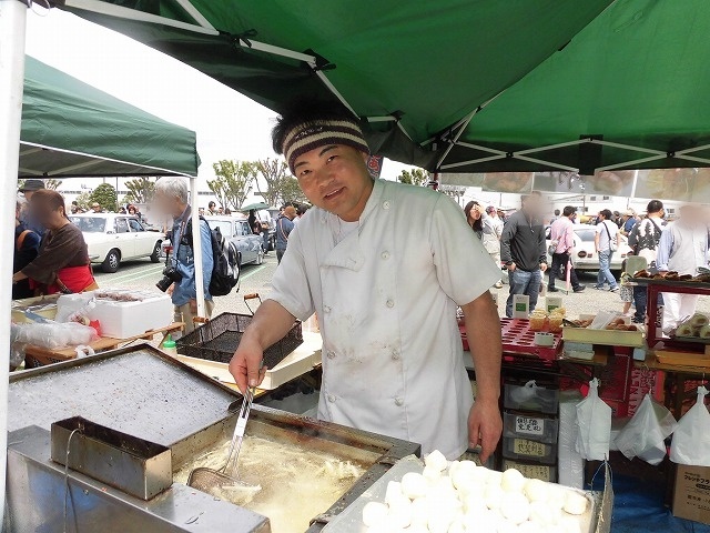 大雨の直前 中央公園で「ばら祭り」と「富士山オールドカーフェスタ」_f0141310_07165368.jpg