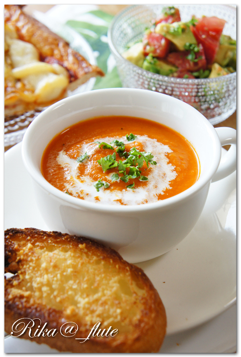 トマトのスープ＆カリっとチーズパン　レシピです！_c0103827_19354811.jpg