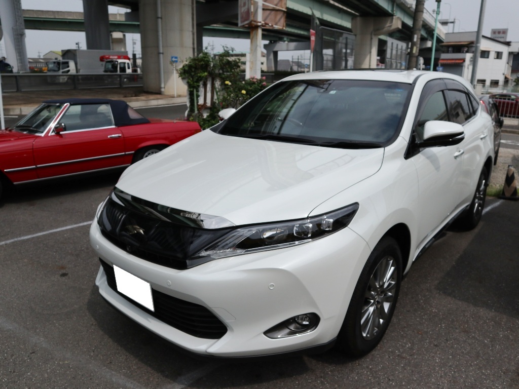 トヨタ・ハリアー、磨き&コーティング施工です。_e0188729_13241481.jpg