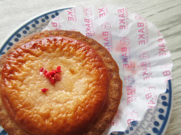 BAKE CHEESE TART(ベイク チーズタルト)池袋店_c0152767_21254061.jpg