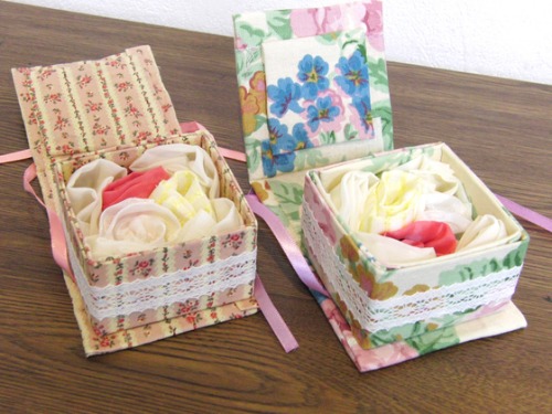 牛乳パッククラフト & 布細工 ~ 布薔薇ブローチ ~ _e0222340_1523365.jpg