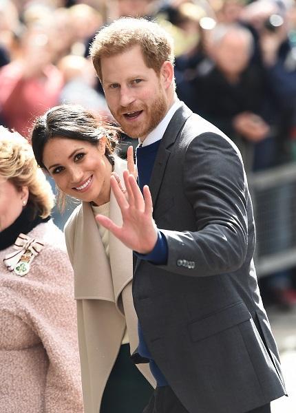 英ハリ-王子と米女優メ-ガン・マ-クル挙式_b0190540_09173477.jpg