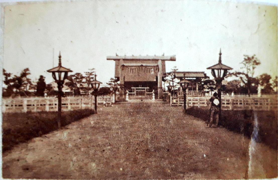 （元宮・東山招魂社・ワイン宣伝・気球・九段坂・靖国神社・見世物写真追加）個人的に心乱された週..._b0116271_17115332.jpg