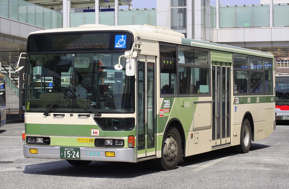 新横浜駅前のバスたち5～相鉄バス～_e0365211_232712.jpg