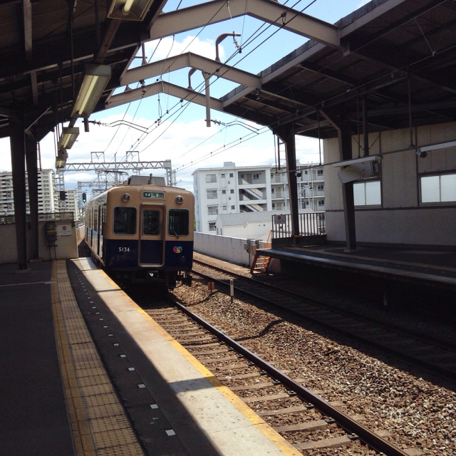 関西は私鉄乗り入れがすごく便利、はじめて乗る阪神電車で今日の現場尼崎浜名医院へ。_a0334793_15554288.jpg