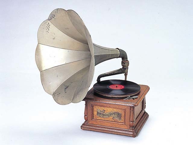 SPレコード　　古い蓄音機 Amazon.co.jp: 懐かしの蓄音機/クラシック 蓄音機 アンティーク