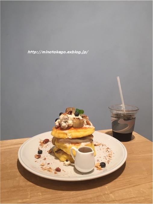 shiroのキャラメルバナナパンケーキと水出しコーヒー_e0343145_21022734.jpg