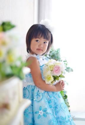 この時期に洋装だけを撮影して......11月の七五三参りの時に....._b0194185_22193264.jpg
