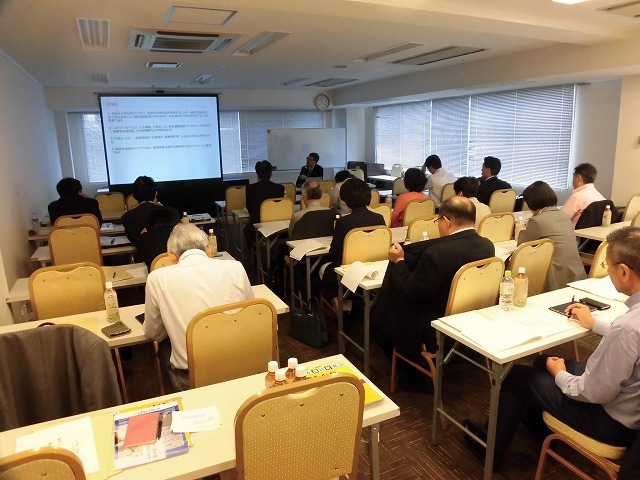 有形文化財「明治屋本社」を残したお洒落な再開発 「京橋エドグラン」_f0141310_07531818.jpg