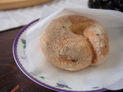 フライドベーグル:国産小麦と米粉のパン 蔵工房(平川市)_b0147224_2241282.jpg