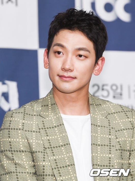 RAIN＆イ・ドンゴンら、ドラマ「スケッチ」制作発表会に出席_c0047605_16574793.jpg