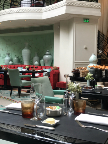 Parisのパラス(Palace)でブランチ ～Le brunch de la Bauhinia, Le Shangri-La Hôtel Paris～_a0258141_20523731.jpg