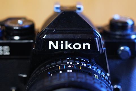 銀塩一眼レフ・クラッシックス(11)NIKON FE2 : 【匠のデジタル 銀塩一眼レフ・クラッシックス(11)NIKON FE2 : 【匠のデジタル