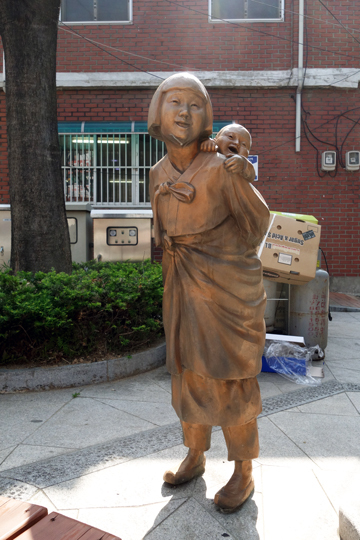 東仁川駅から水道局山タルトンネ博物館への坂道 2018年5月 仁川・龍仁・ソウルの旅_f0117059_12305231.jpg