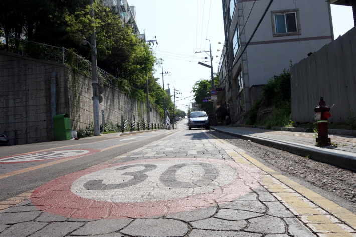 東仁川駅から水道局山タルトンネ博物館への坂道 2018年5月 仁川・龍仁・ソウルの旅_f0117059_12573958.jpg