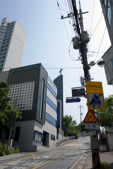 東仁川駅から水道局山タルトンネ博物館への坂道 2018年5月 仁川・龍仁・ソウルの旅_f0117059_12594840.jpg