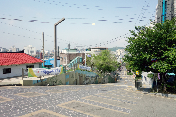 東仁川駅から水道局山タルトンネ博物館への坂道 2018年5月 仁川・龍仁・ソウルの旅_f0117059_13014129.jpg