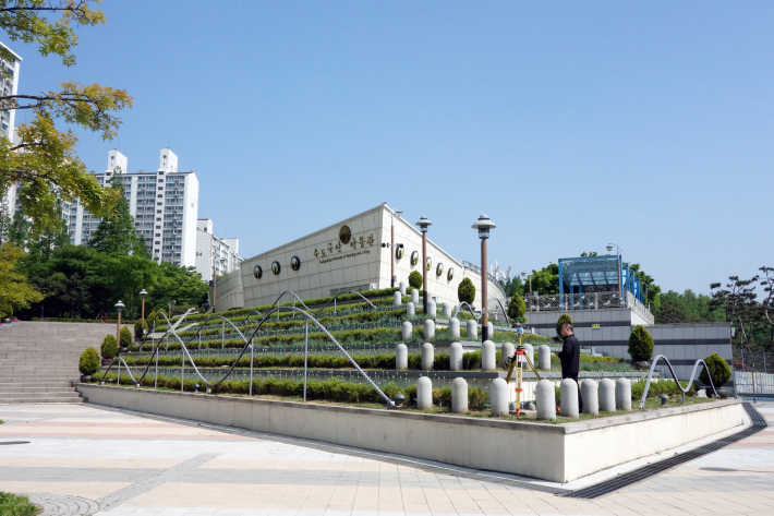 東仁川駅から水道局山タルトンネ博物館への坂道 2018年5月 仁川・龍仁・ソウルの旅_f0117059_13052791.jpg