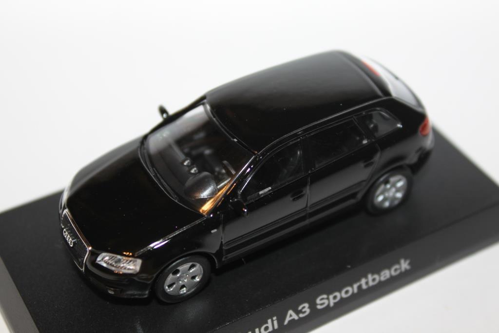 1/64 Kyosho AUDI 2 A3 Sportback_b0285587_07310251.jpg