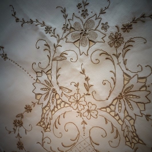 Antique Lace 細密な手仕事が織りなすレースの世界 展 始まりました♫_b0232919_16141559.jpg