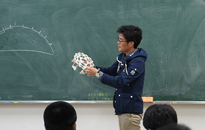 「木を知り・木を使い・木を活かすvol.4 東京大学大学院木質材料学研究室展」5610番館正面スペースにて開催中！_f0171840_14351677.jpg