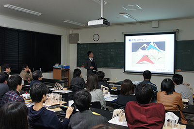 「木を知り・木を使い・木を活かすvol.4 東京大学大学院木質材料学研究室展」5610番館正面スペースにて開催中！_f0171840_14384295.jpg