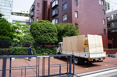 「木を知り・木を使い・木を活かすvol.4 東京大学大学院木質材料学研究室展」5610番館正面スペースにて開催中！_f0171840_16011612.jpg