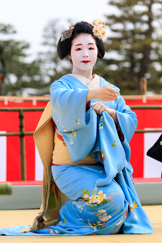 平安神宮例祭翌日祭　奉納舞踊・祇園小唄（祇園東の皆さん）_f0155048_23195186.jpg