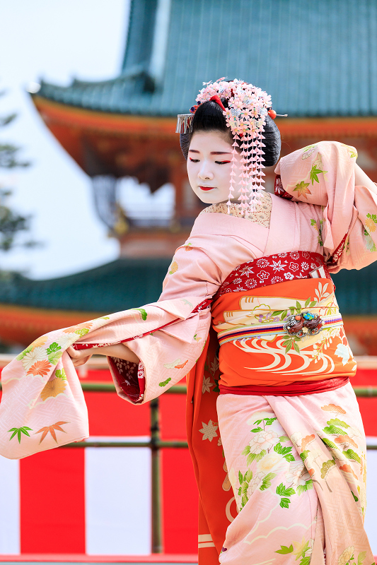 平安神宮例祭翌日祭　奉納舞踊・祇園小唄（祇園東の皆さん）_f0155048_23243546.jpg