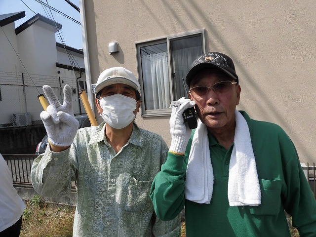 今朝は足腰が痛い! 今年もいい天気の下で駿河台三丁目の防疫作業_f0141310_06461498.jpg