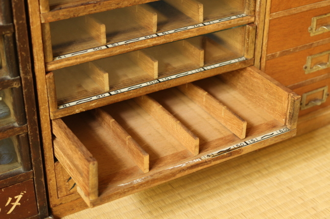 2つ目のダルマ糸ケースのメンテナンス : キラキラのある日々