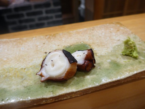 東麻布「鮨 天本」へ行く。_f0232060_1852137.jpg