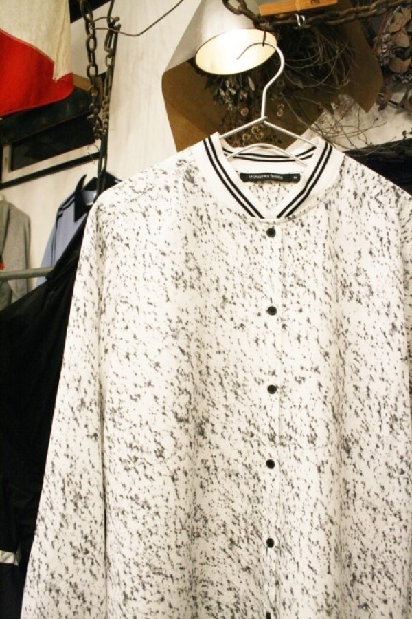 ジャンプ展！！(ヨーロッパ買い付け後記無し)　入荷レディース　柄ものブラウス_f0180307_02233947.jpg