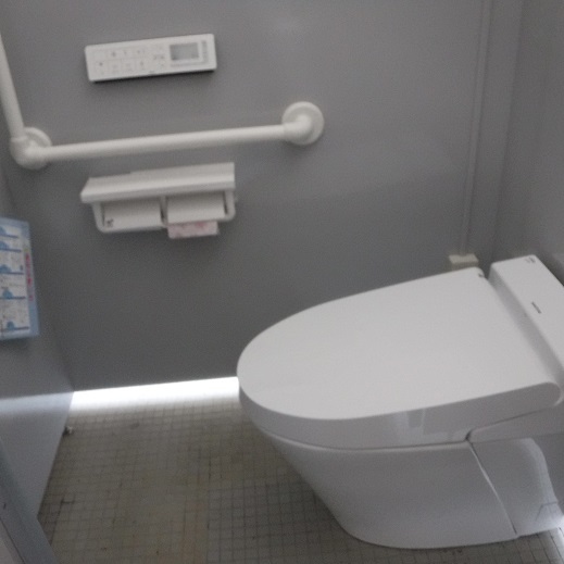 生活センターのトイレを洋式に修繕しました。_d0261484_16550813.jpg