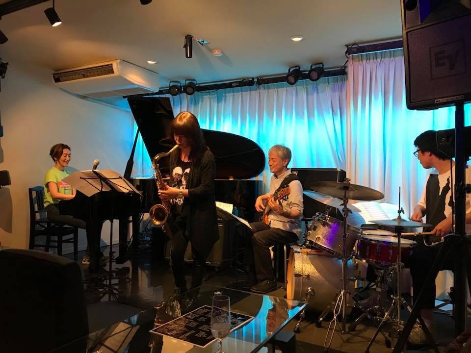 広島 Jazzlive comin 本日水曜日のライブ_b0115606_12031408.jpeg