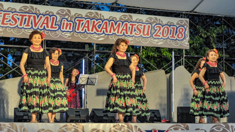 アロハフェスティバル in 高松 2018 ⑳　雨上がりのメインステージで ⑤_d0246136_22252763.jpg