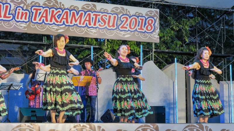 アロハフェスティバル in 高松 2018 ⑳　雨上がりのメインステージで ⑤_d0246136_22260779.jpg