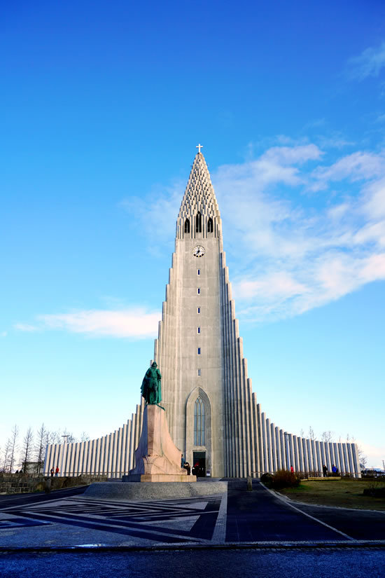 18 5 3 リングロードでアイスランド一周の旅 8日目 ハットルグリムス教会 ゆりこ茶屋２