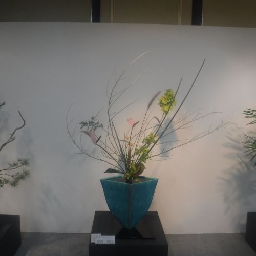 池坊さん好みの花器_d0195183_13345648.jpeg