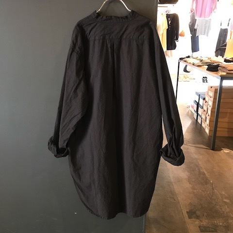 Yarmoのバンドカラーシャツ_d0364239_19533654.jpg