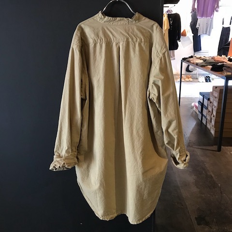 Yarmoのバンドカラーシャツ_d0364239_19541468.jpg