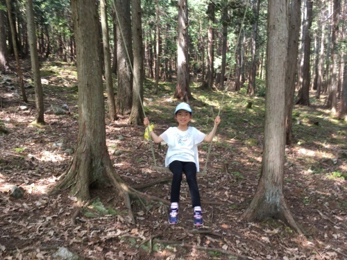 春の里山歩きと山菜とり_e0008880_00291845.jpeg