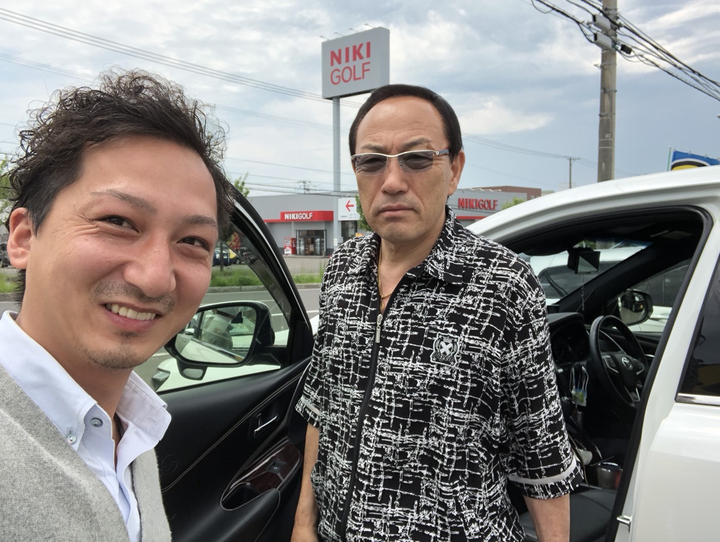 6月3日(日)トミー本店ブログ♪2台ご成約!!H様F250ご成約!H様ランドクルーザープラドご成約♪トミーレンタカー☆キャンピングカー☆_b0127002_14042494.jpg