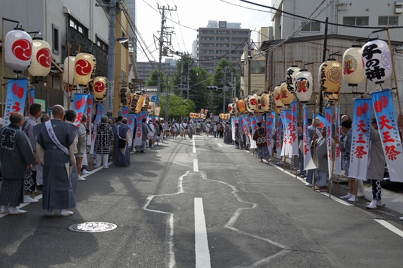 祭神も　　振り起こされる　　神輿かな　（素戔嗚神社、天王祭）　　_b0291402_07465904.jpg