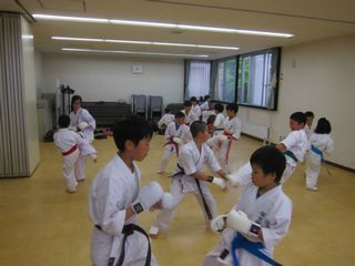 日曜空手 屯田教室 新琴似・新川教室 3才の新しい仲間!_c0118332_14090725.jpg