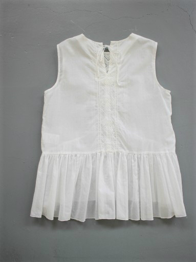 assiette　lace / no sleeve gather blouse_b0139281_1210021.jpg